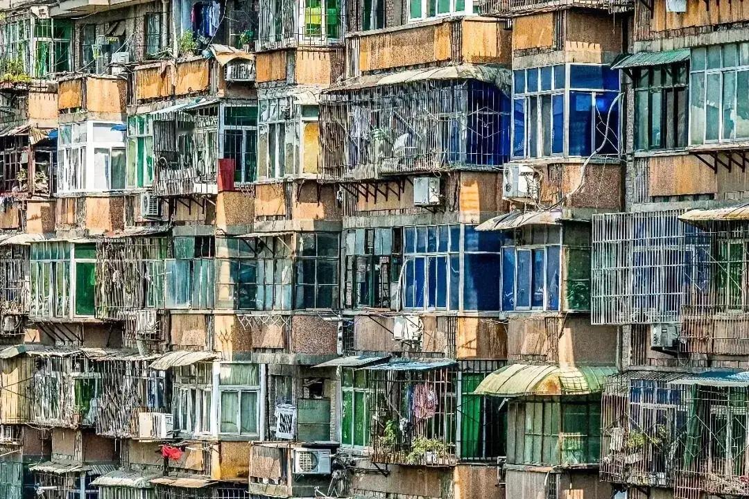抓住国家老旧小区改造时机，建低容积率城市核心区！理论扩充丨老旧小区要不要改造?为