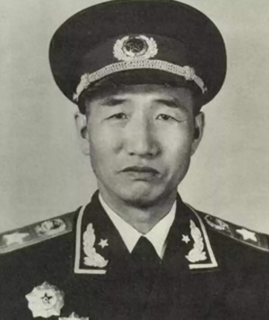 “1947年9月的黎明前，你们都走了，后方怎么办？”徐向前扶着桌沿，声音不高，却
