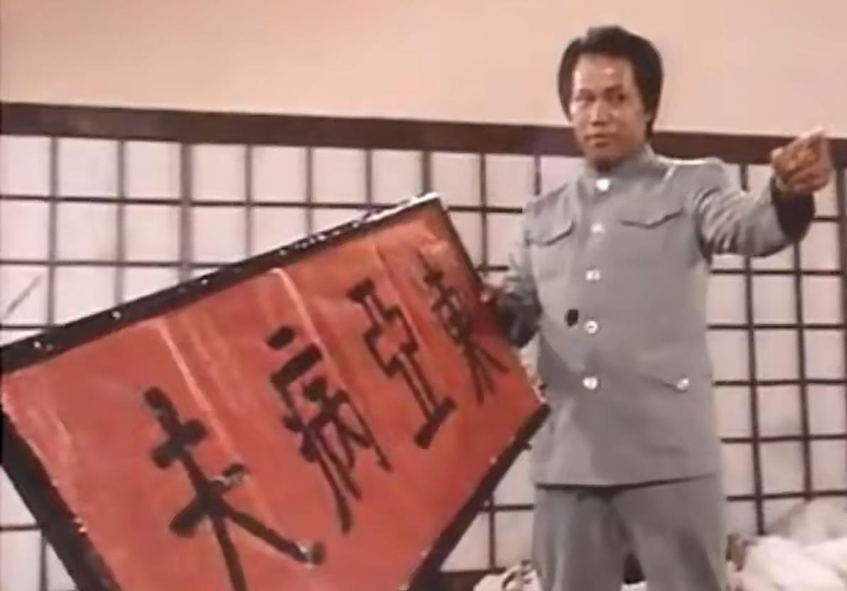 几个月前梁小龙的身体已出现异样信号江湖上总说，高手的收山，往往不是一场盛大的