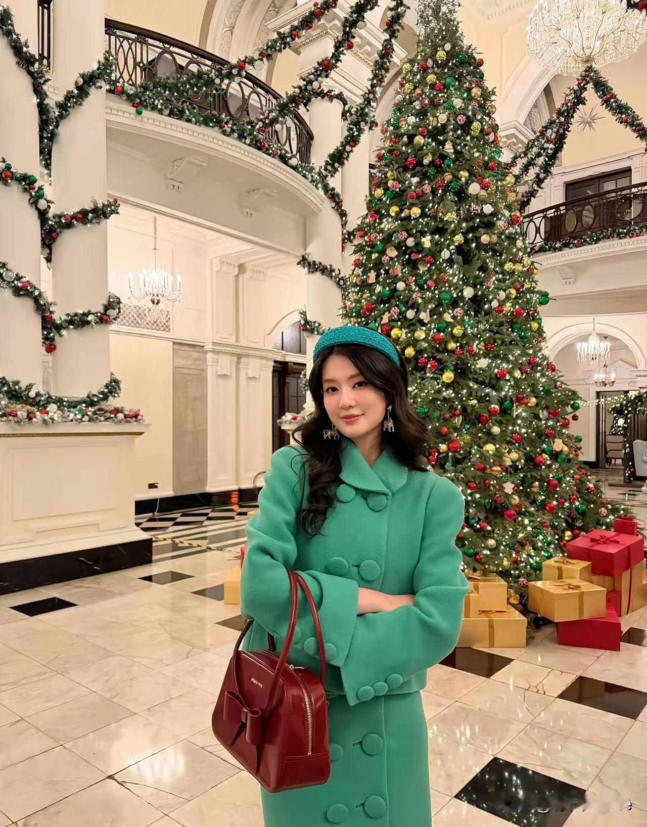 乔欣平安夜晒照直接看傻网友！谁能想到以为是五星酒店的场景，居然是她的家！这哪