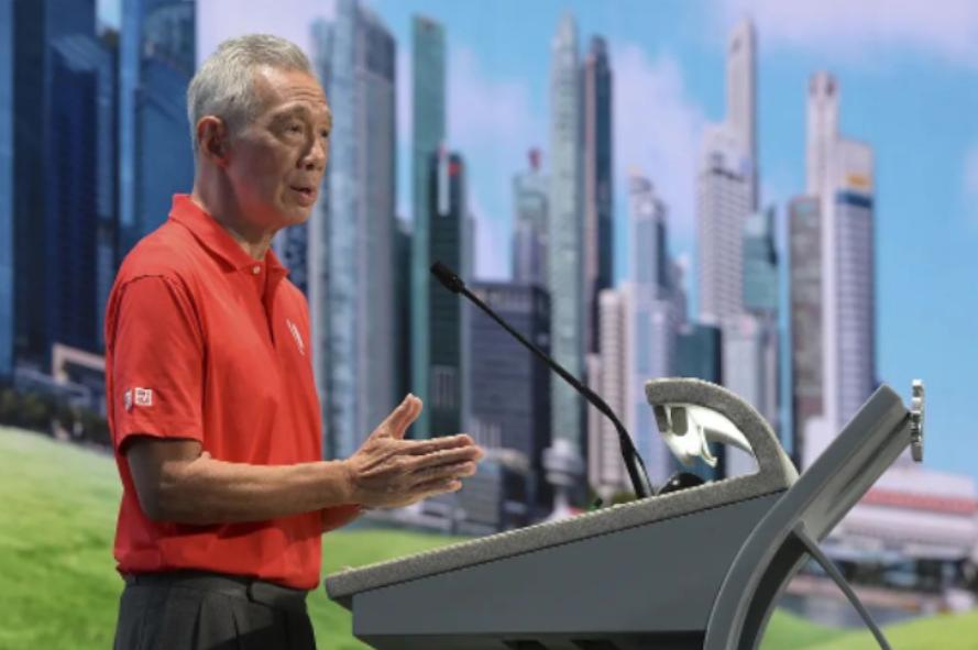 现在的新加坡，怕是真的坐不住了！为什么？因为中国人正在一步步砸掉他们端了几十年的