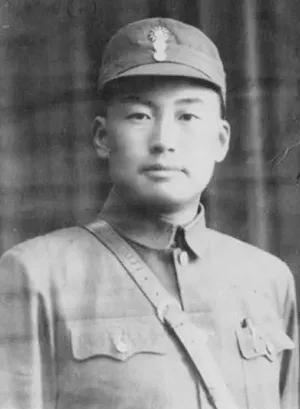 1949年6月，国民党军残兵败将云集福建，第96军的副军长黄振涛劝败逃过来的吉星