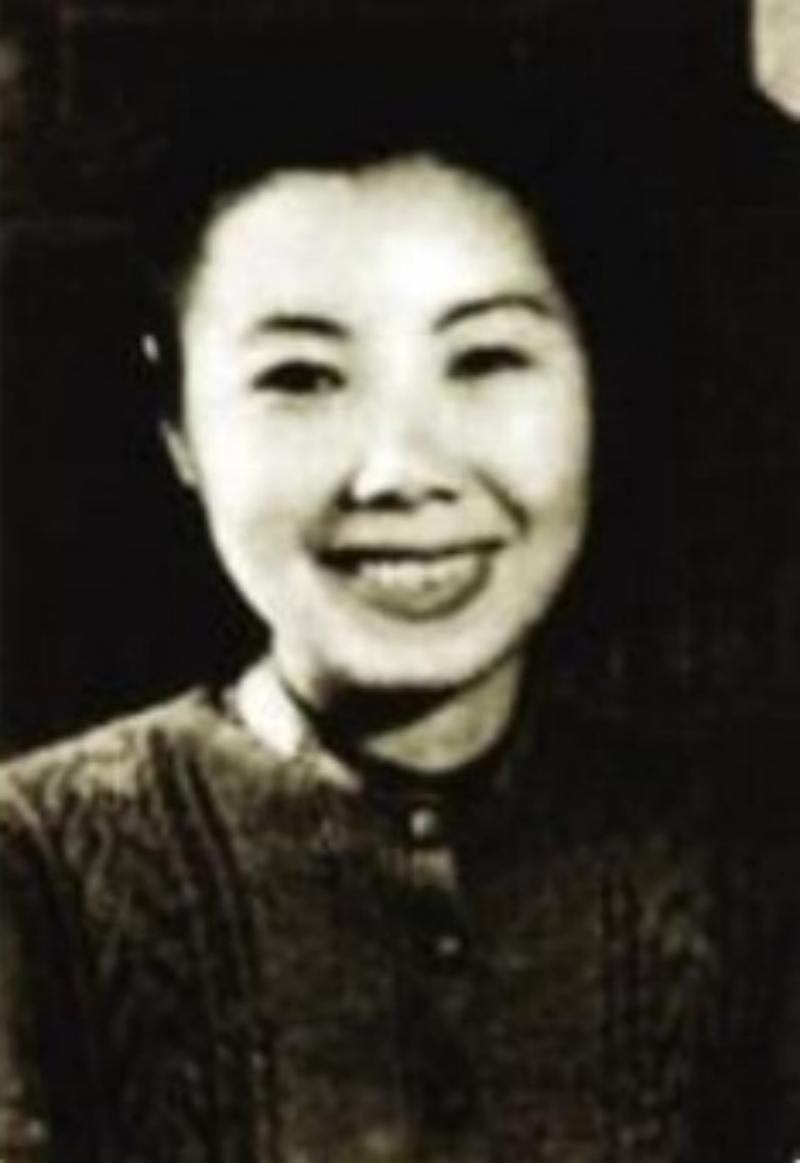 关露（1907年7月14日—1982年12月5日），原名胡寿楣，又名胡楣，笔名芳