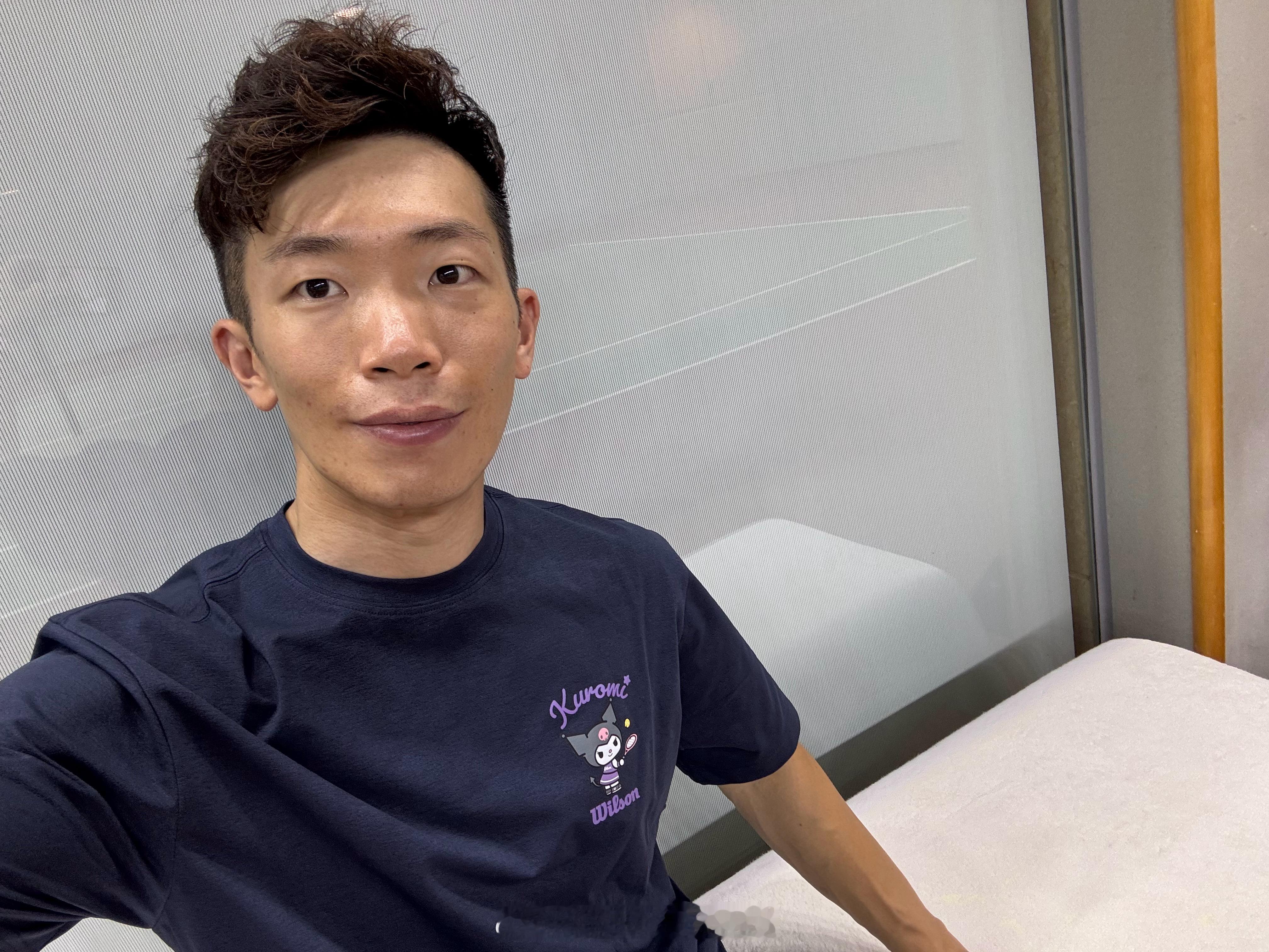 今天网球打的有点狠，消耗1200大卡~[捂眼睛]后半赛季马上就要开始了，本赛季又一项