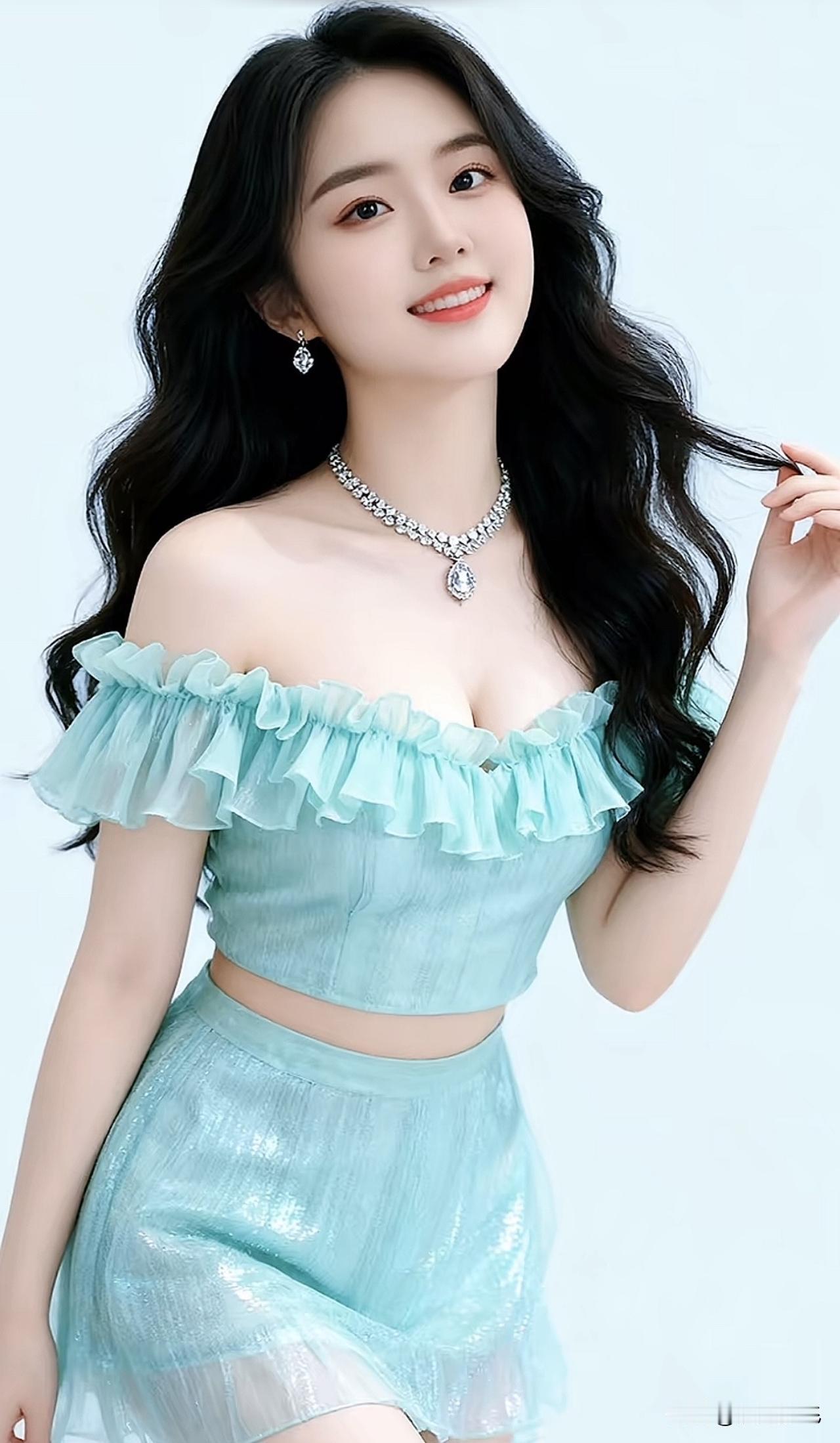 温柔甜美的蓝绿色露肩连衣裙，搭配闪亮项链，少女心满满！💕✨紫色吊带裙穿搭绿色