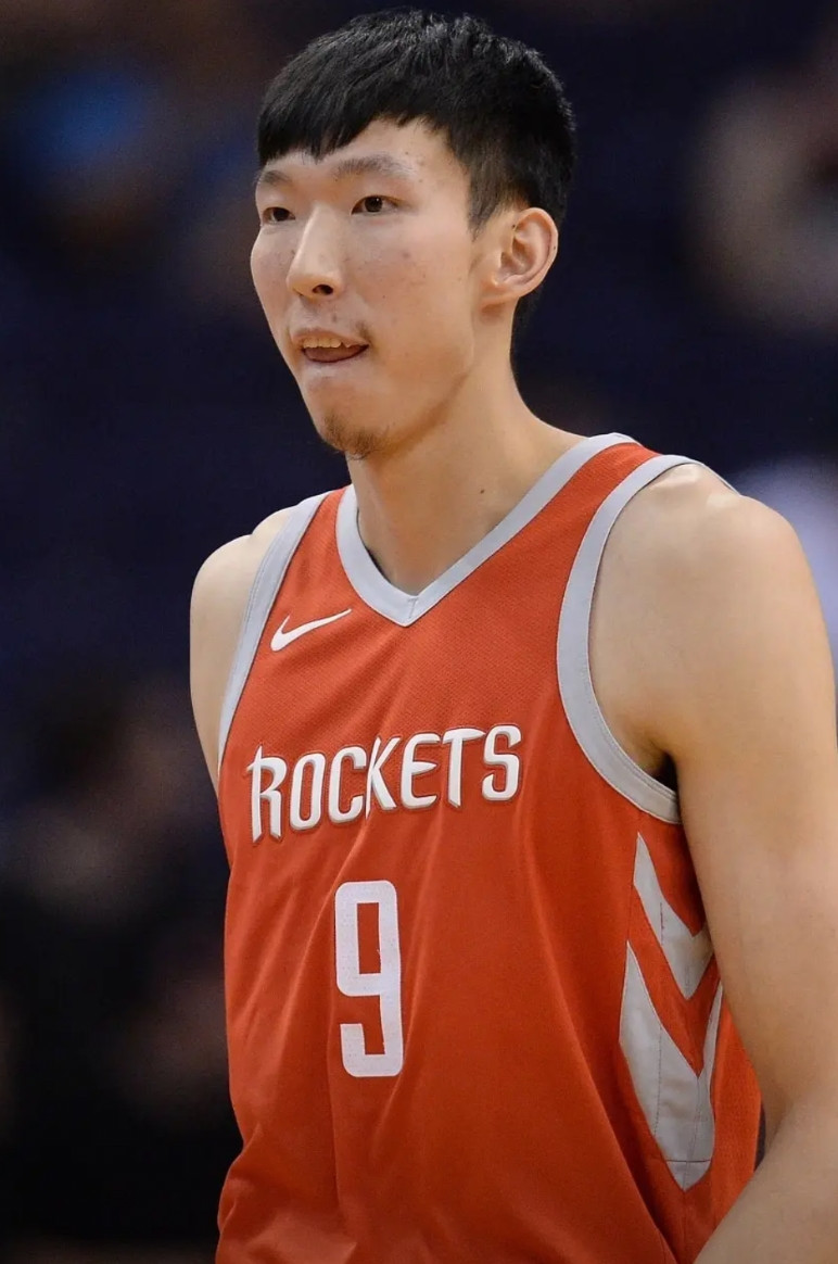 《周琦魔咒：中国男篮的