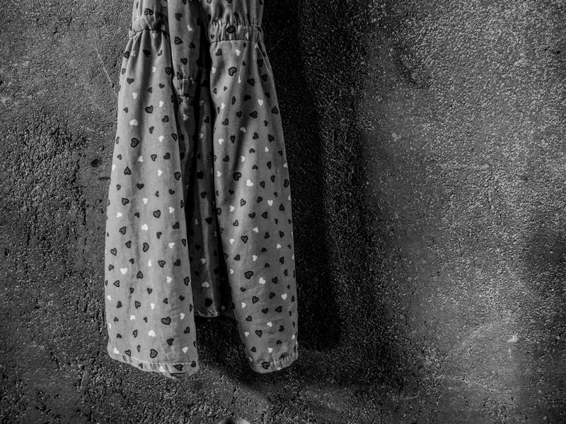 穿几年前的旧衣服，我一点都不自卑。我有一条穿了17年的家居裤，是大学毕业第一次领