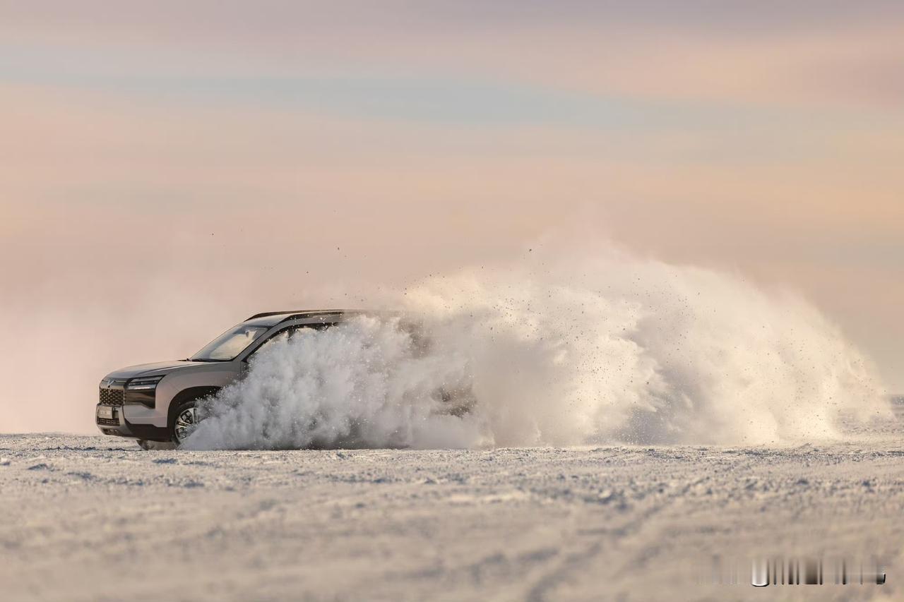 五菱再次证明，好车不一定要贵。刚刚上市的星光560，以置换补贴后五万多的颠覆性价