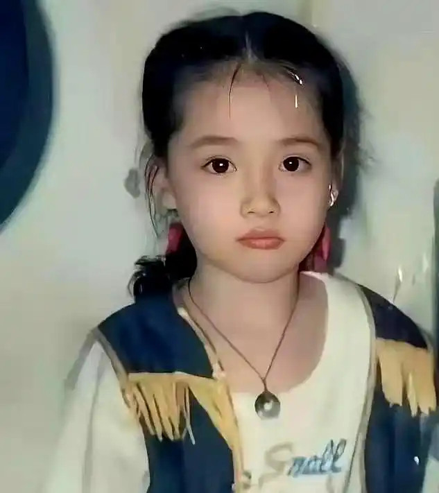 向太最骄傲的资本不是12亿，而是她孙女这张脸，5岁的小奶黄正脸一出