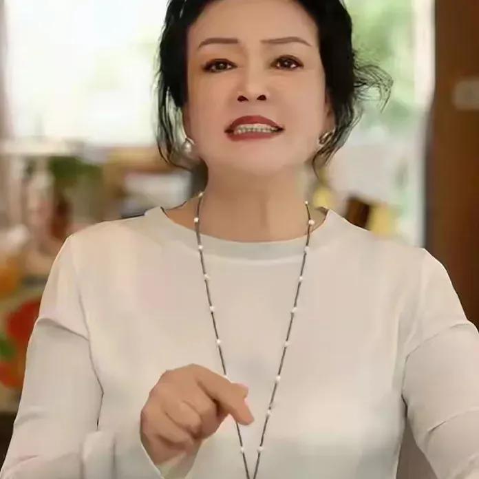 张兰大姐这步棋确实高，一招四两拨千斤，头疼人的事立马就解决了张兰这次处理孩子姓