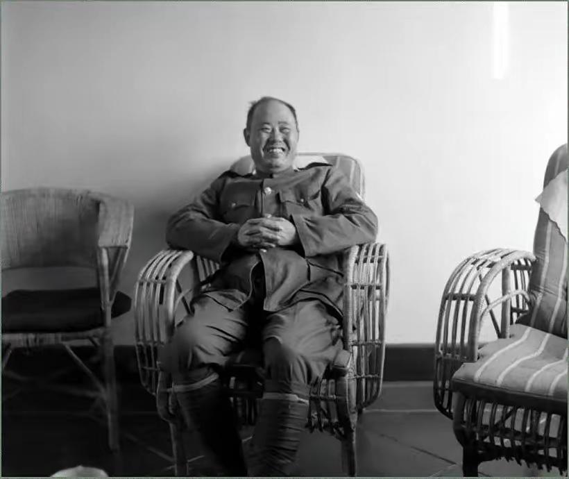 1951年，傅作义长女傅冬菊秘密申请入朝，陈赓看完名单拍了桌子：她要牺牲，比丢一