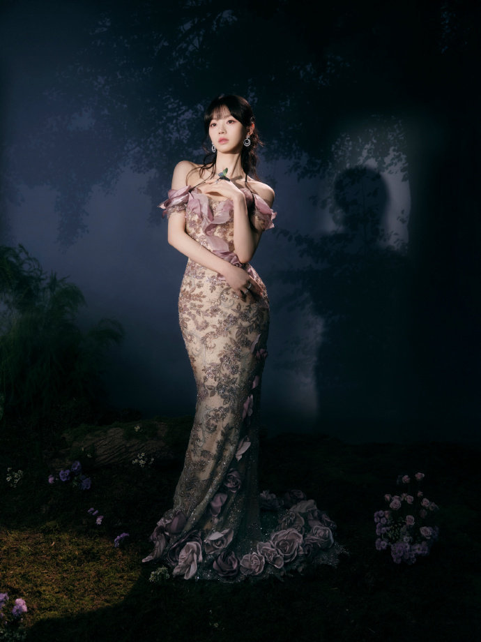 田曦薇猫塑发明田曦薇猫塑的人太会了吧😻！灵动娇俏还带点小拽感，和同框即同款