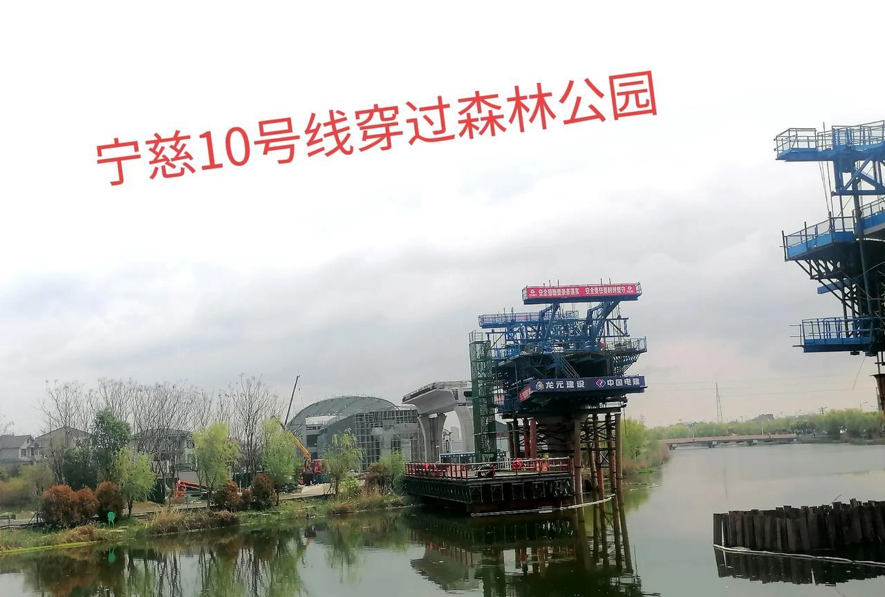 江苏第一强市苏州“梅友”机场，常常被人拿来开玩笑；而浙江第一强县慈溪市没有高铁，