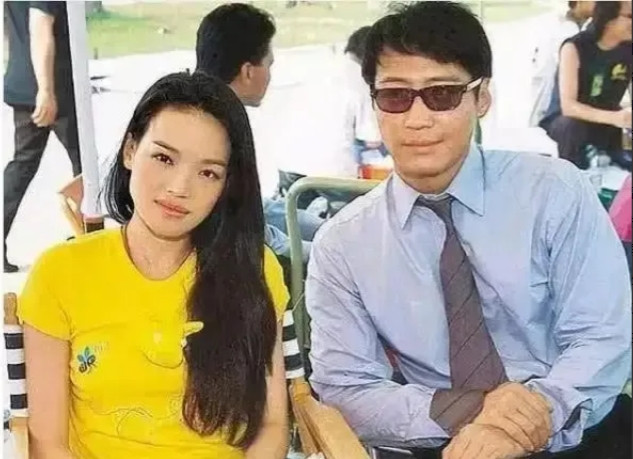 2004年，38岁的黎明与28岁舒淇恋爱，到了谈婚论嫁地步，可这时，两人恋情遭到