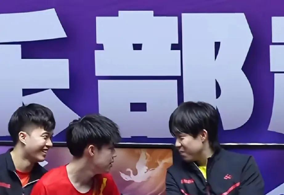 真是笑不活了响彻全场的：周启豪，满电，把头哥也逗了了，小林也鲜活起来，赢
