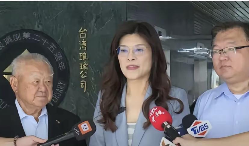 郑丽文打出漂亮的一招！那就是她当选了国民党党主席，会重用这次国民党党主席的参选人
