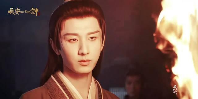 年度权谋大戏《长安二十四计》，@成毅塑造的谢淮安，堪称谋士天花板。身负血海