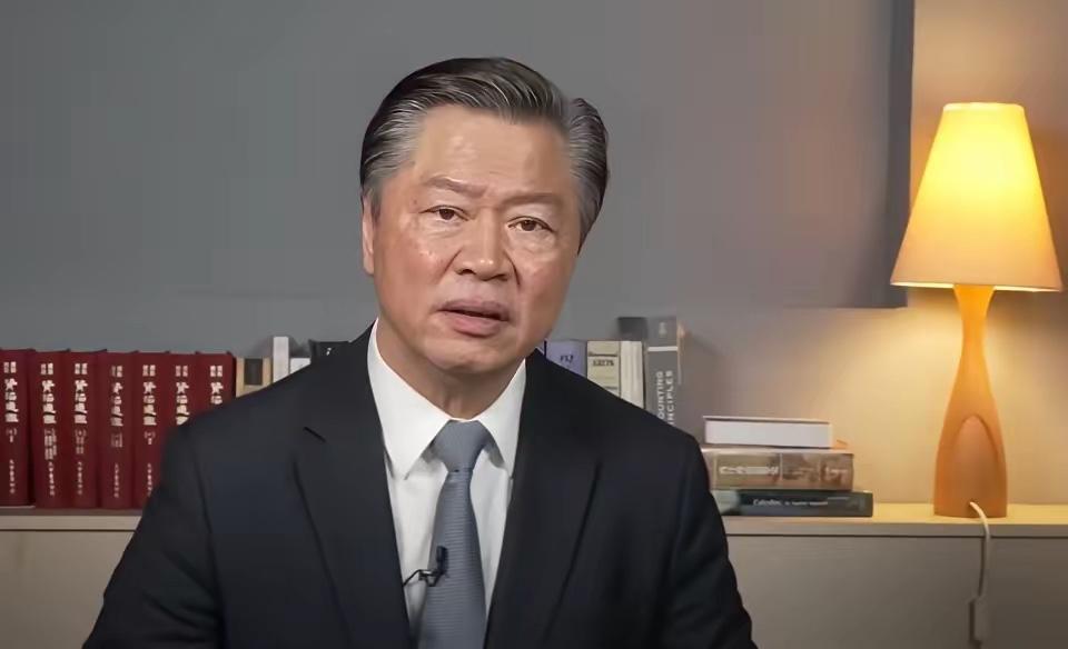 谁能想到，为两岸和平仗义执言的赖岳谦教授，在台湾竟被逼到了这般境地！丢了报社社长