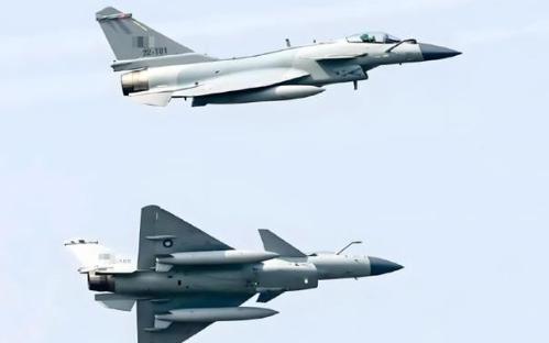 一旦歼10CE降落在平壤，下一秒，美军的F-35、萨德雷达和日本的出云号航母，就