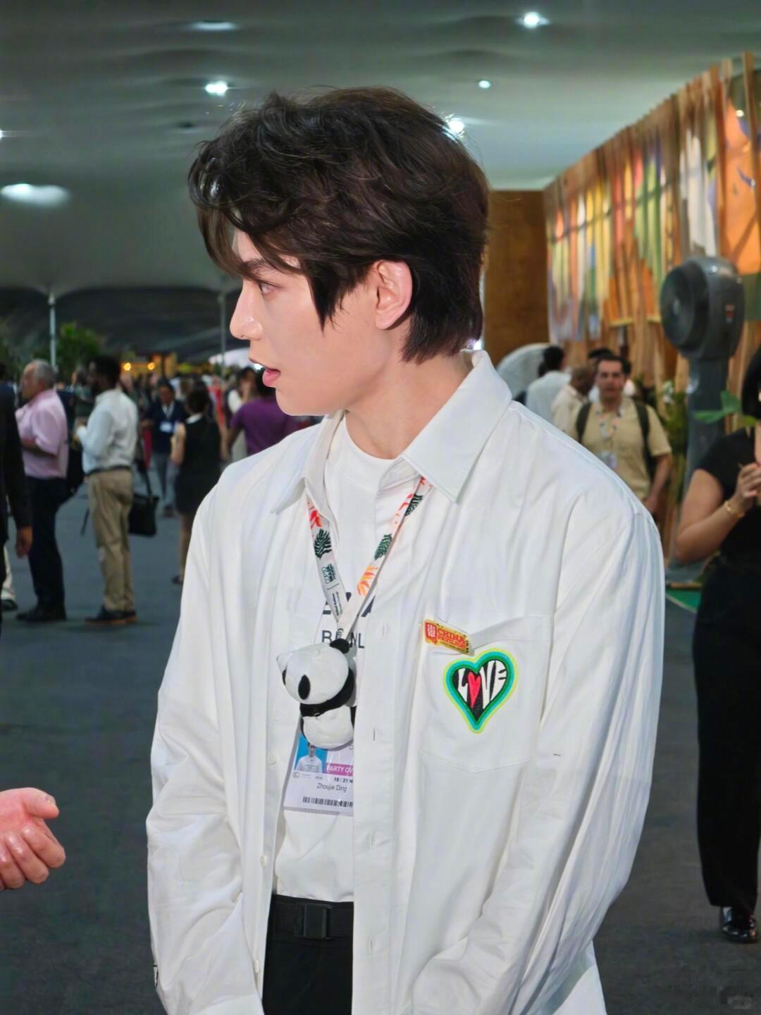 从荧幕到国际会场，用影响力呼吁大家，让环保理念被更多人看见～跟着他一起为守护