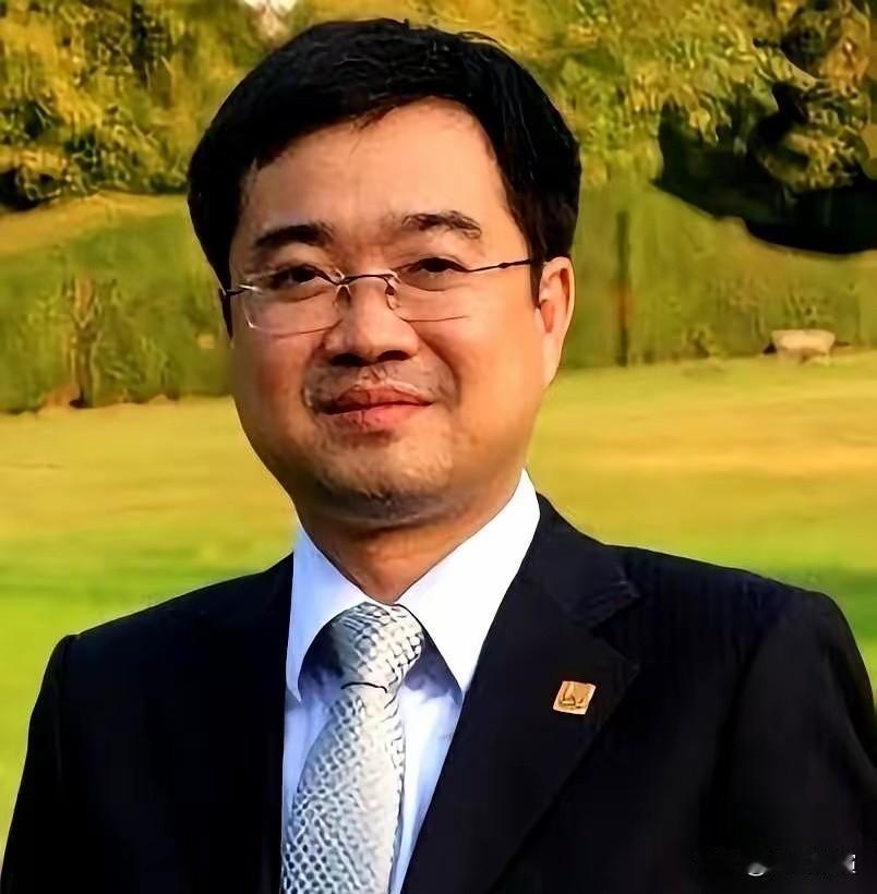 南边那个最大的家族，又开始折腾了。越南这个老牌大家族又开始争权了，老爹没坐上