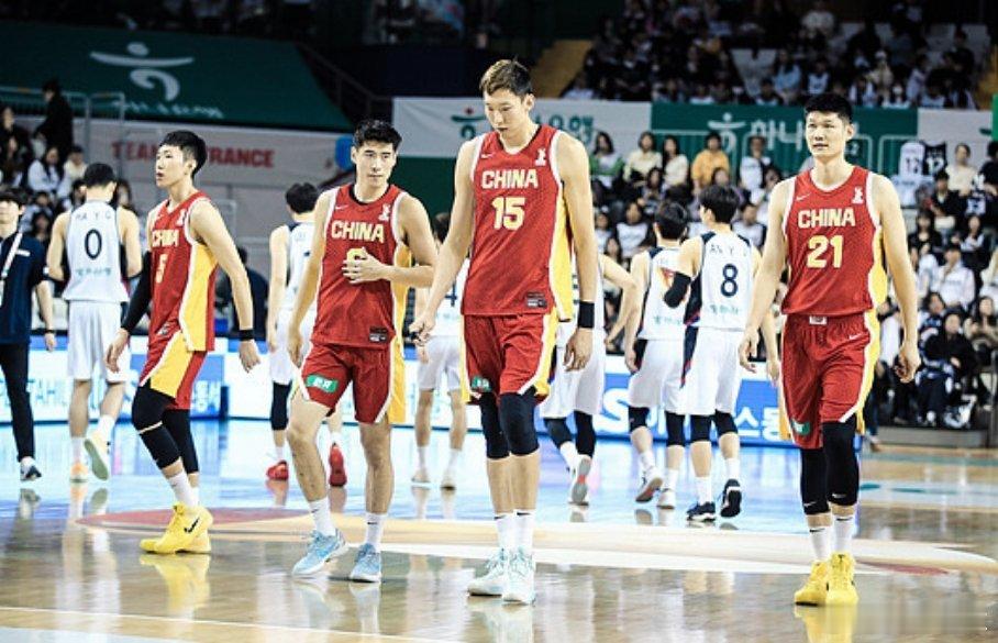 亚洲杯那会儿看到有球迷说：咱们现在只是二队而已，等周琦曾凡博张镇麟他们来了才是完