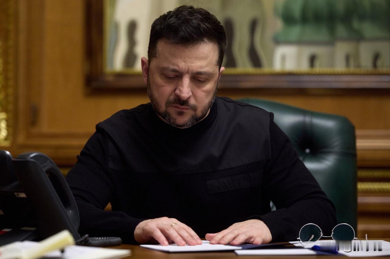 乌克兰总统泽连斯基今天发文说：“我刚刚和特朗普总统通了电话。特朗普总统的特使史蒂