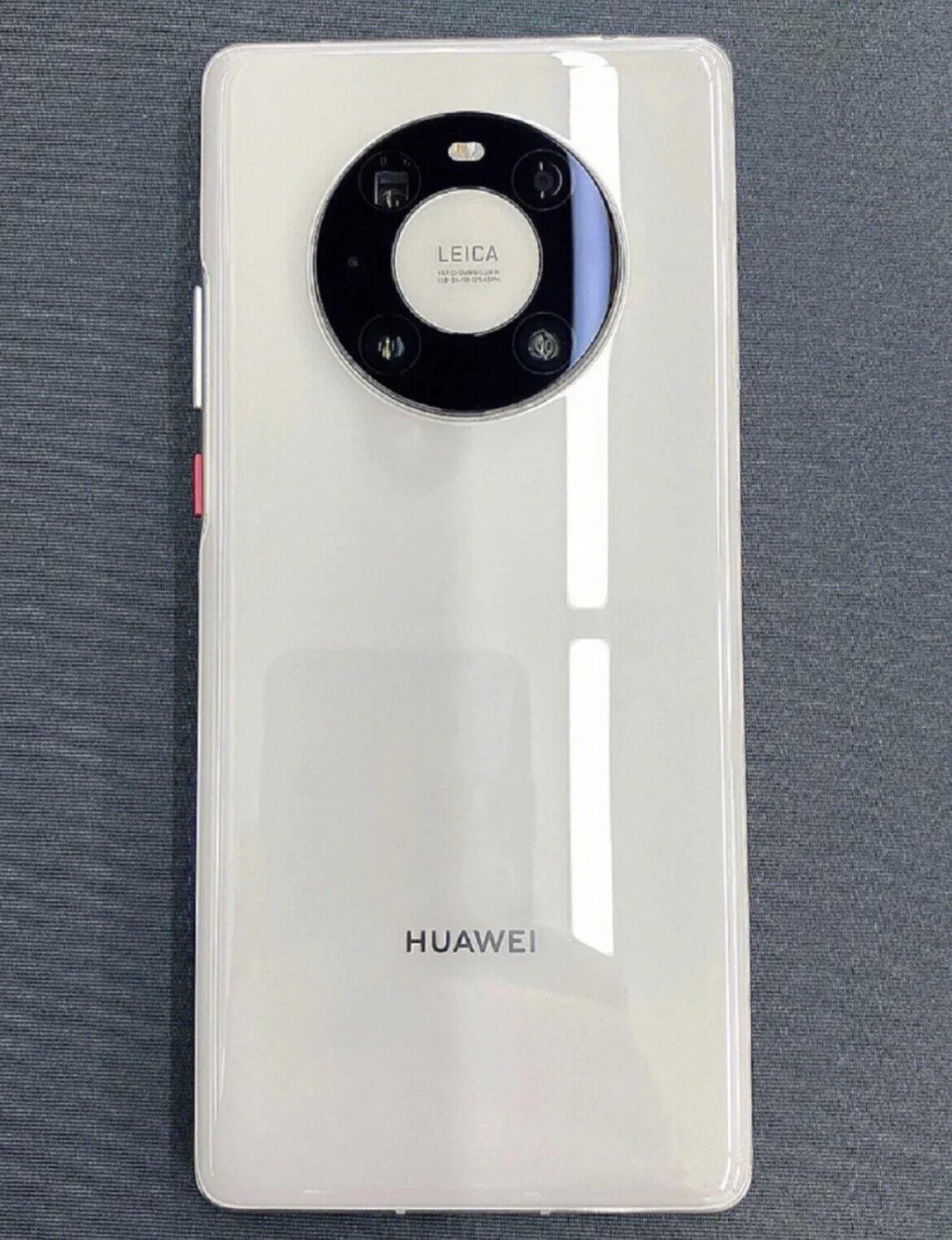 聊到华为Mate40这台手机，网上现在吵得不可开交。一边是“绝版5G麒麟神机，且