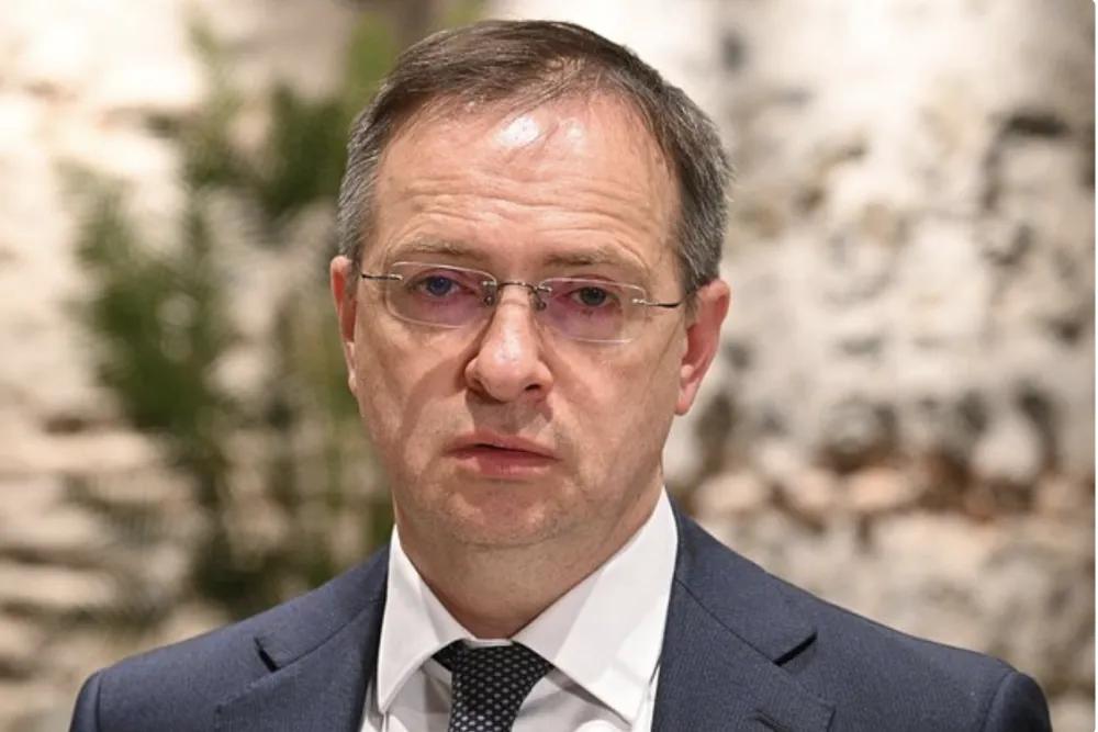 深夜行动意味深长！这次会谈，或将直接结束冲突？2月16日深夜突发消息，俄