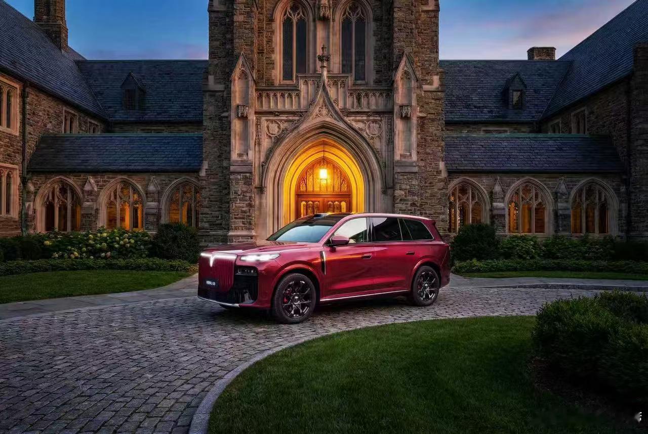 岚图泰山X8能装下什么？5人满员✔行李箱✔婴儿车✔露营装备✔折叠自行车✔