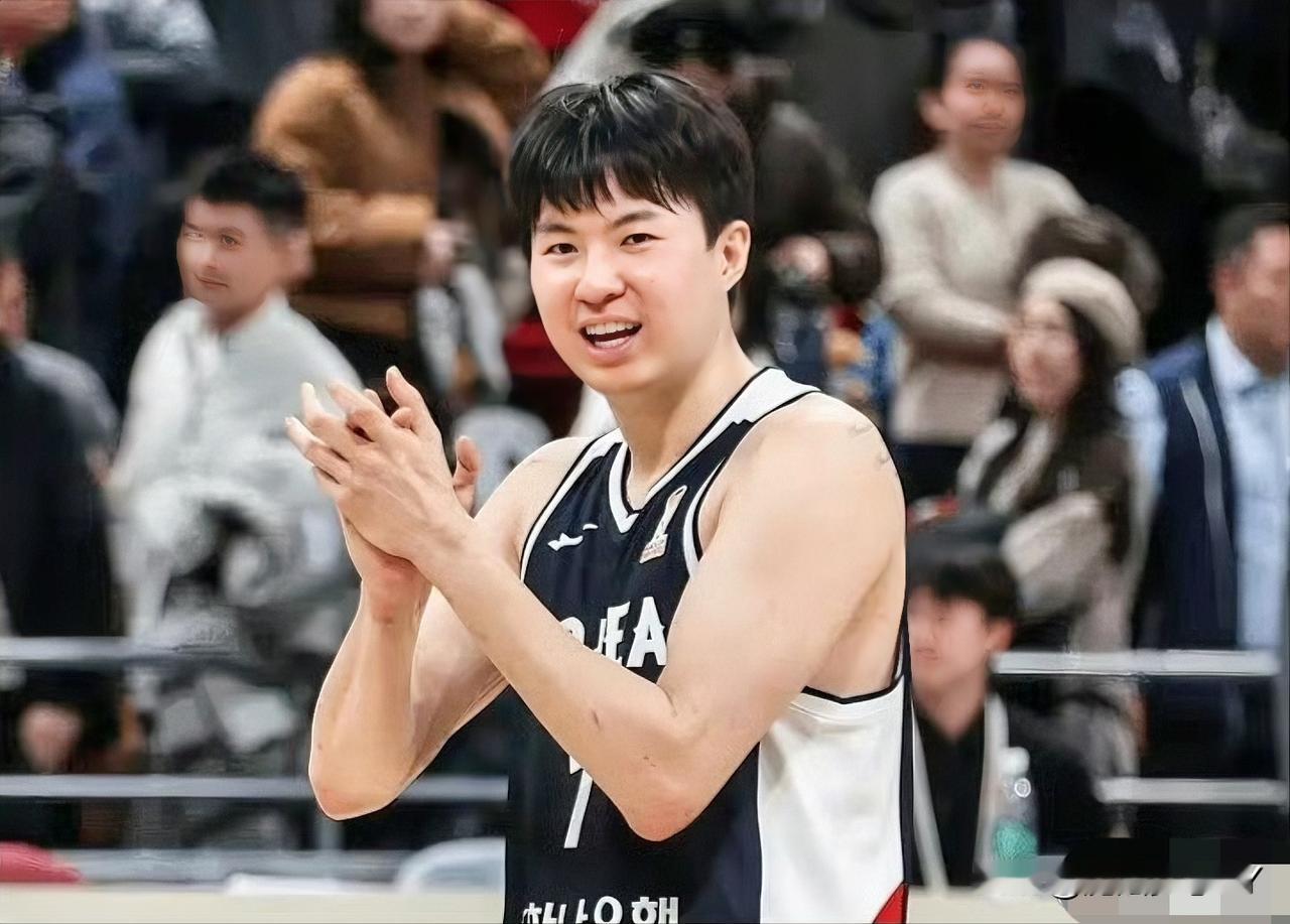 谁能想到，男篮世预赛前，李贤重采访时放出的豪言居然成真了！韩国男篮球员
