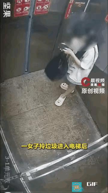 今天被一条短视频逗笑啦！一女子先动手殴打未成年女孩，落败后还敢打电话报警。