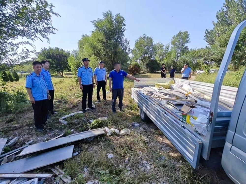 建筑垃圾倒上黄河堤坝, 济南多部门联动快速处置