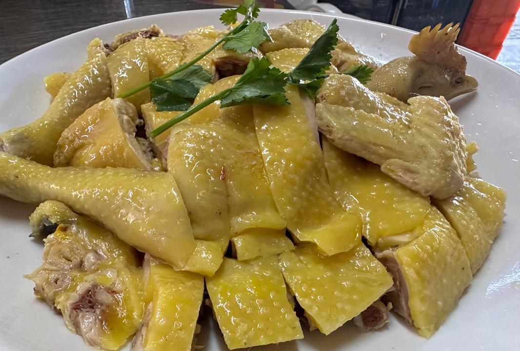 广西柳州市十大名菜（仅供阅读交流，不作权威排行）一、柳州白切鸡二、酸笋炒螺