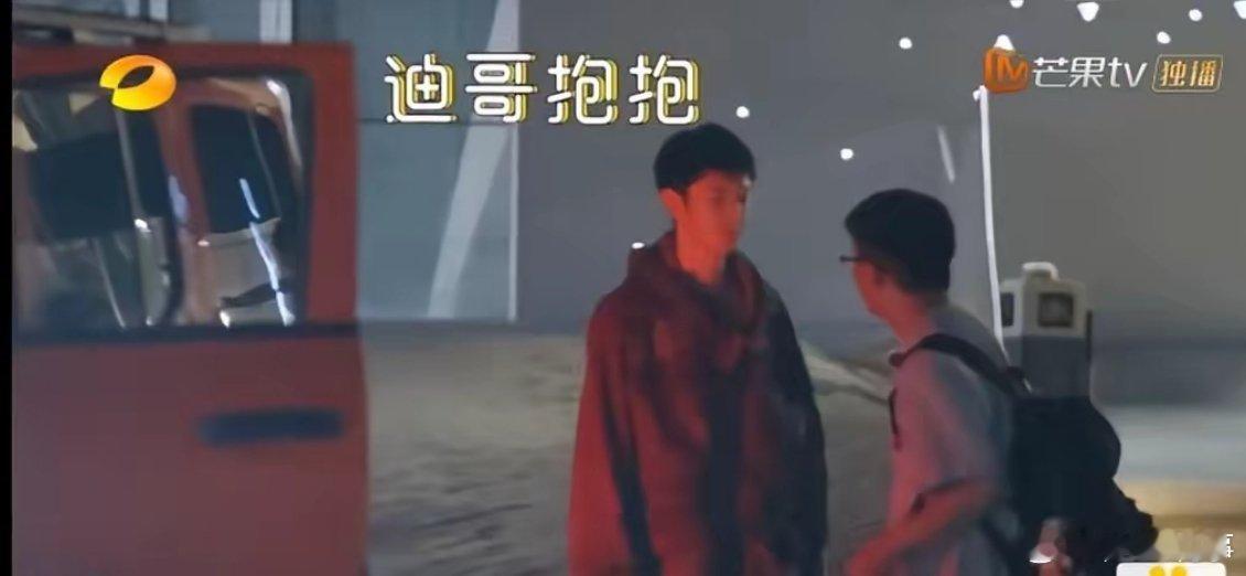 《旅行任意门》火得意外，但陈哲远的出圈并不偶然。他不是靠剧本演出来的可爱，是真在