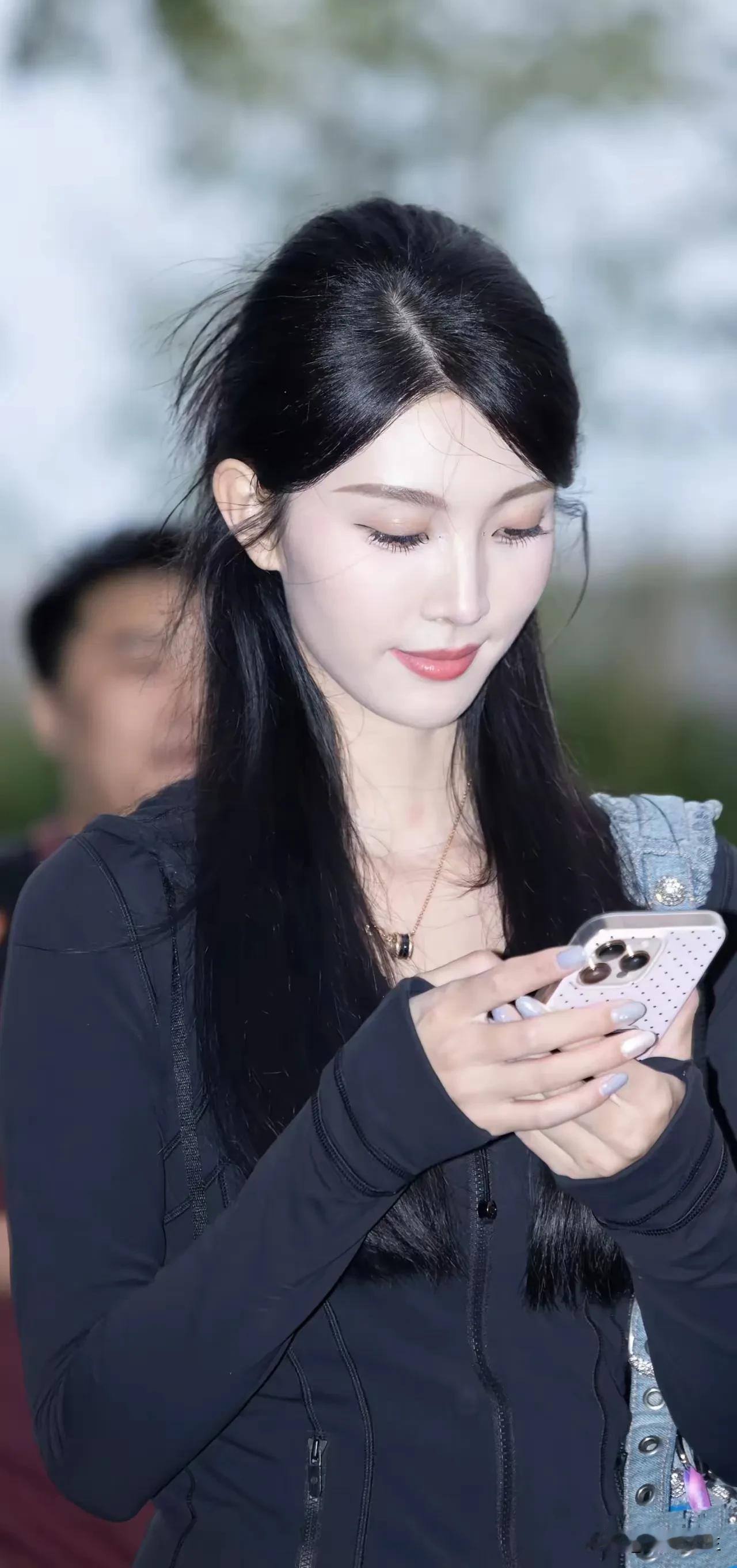 愿这个春天，喜欢的都拥有，失去的都释怀，好好生活，慢慢相遇，该来的都在路上！