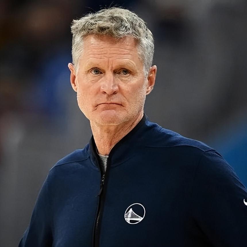 科尔是真的有毛病！“我有意安排库里和斯潘塞同场作战，这样就能让库里适当减少持