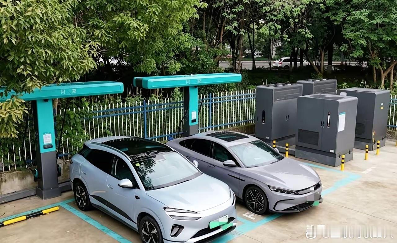 有这么个品牌，他永远比比亚迪好。比亚迪出一款车，它就跟着来一款，尺寸稍大些，定价