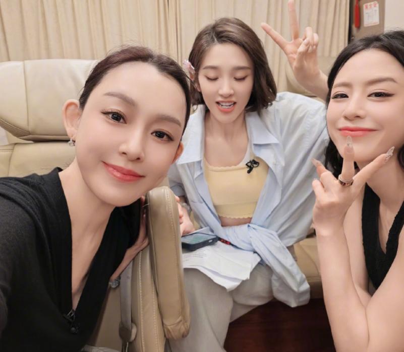 娱乐圈的姐妹情有多少是演的？可范玮琪这次，真演不出来。6月6号上海演唱会。她