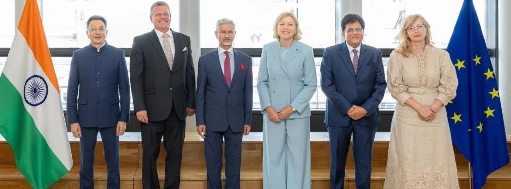 前脚中国在上海组织召开世界人工智能大会，29个国家出席。后脚7月16日布鲁塞尔