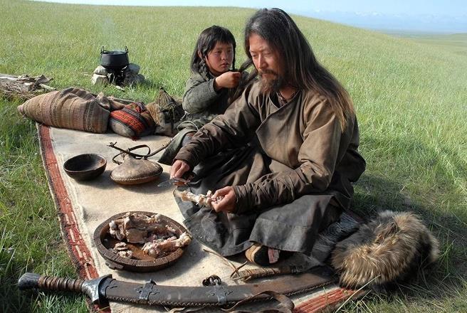 很多人都好奇：蒙古骑兵为什么能横扫欧亚大陆？答案可能会让你意外。他们最大的秘