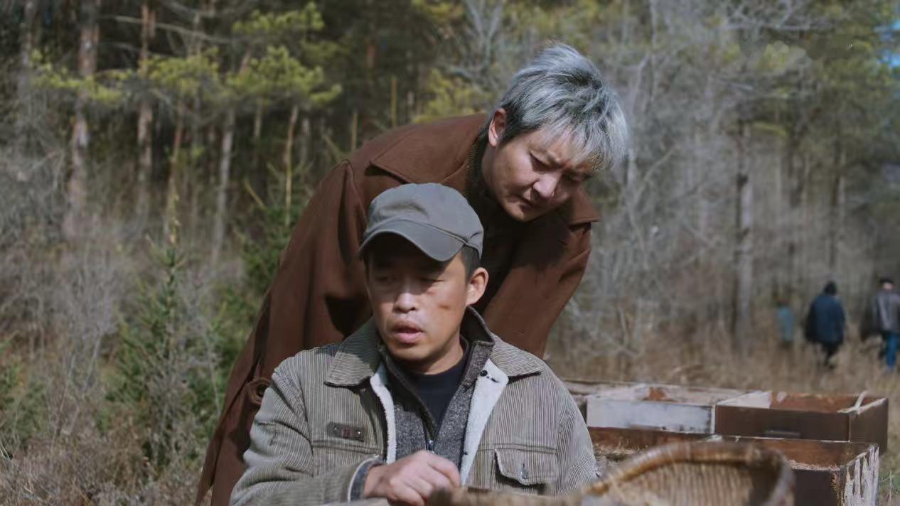 《老舅》最搞笑一幕出现了。那就是老舅和社会人狗肠子的缘分。当年老舅和狗肠