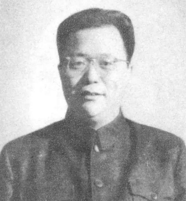 1949年天津市长空缺，毛主席却笑着问周总理“俞家的三少爷在哪里？”此话一出，满