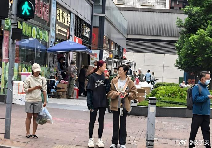 香港的路人都不追星吗？竟然没人要签名？？