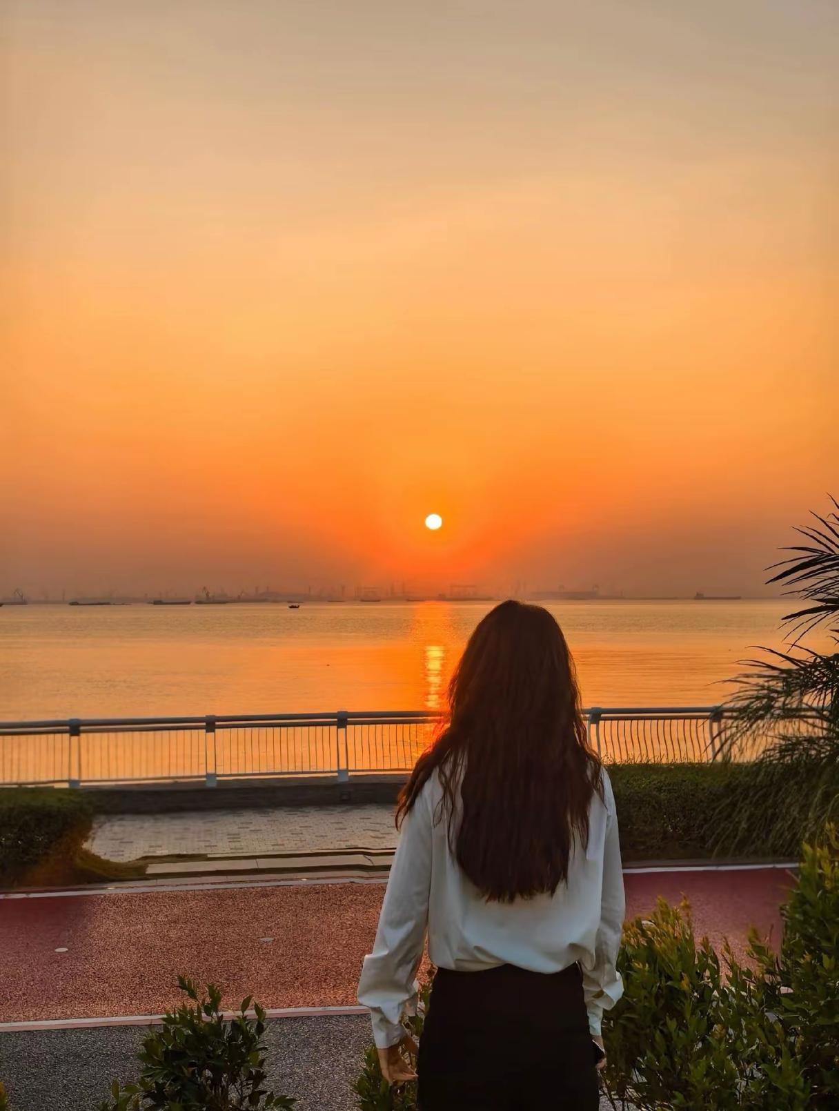 给2026的自己写一句话，你会写什么呢？好好吃饭，好好生活，好好休息，不焦虑