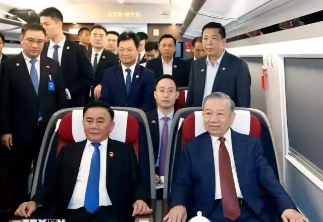 一个耐人寻味的历史对照！越南高铁之旅跟中方当年新干线之行。苏林北京—南宁的高