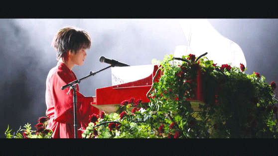 苏新皓开年第一爆「漫天飞雪我陪你颤抖」，2025年夏天的那片红，燃进了2026