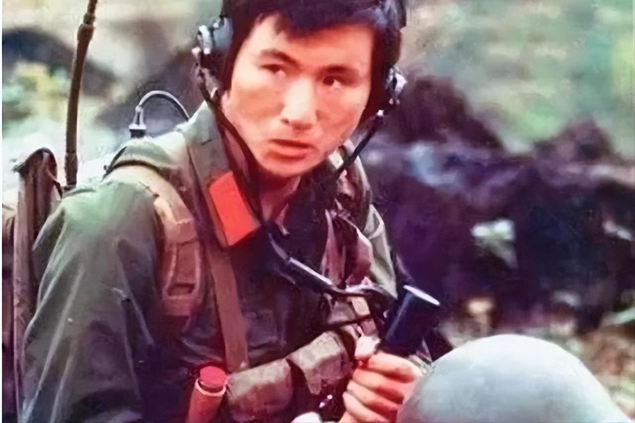 1985年，老山战场上，杨启良歼敌18人，转业后却遭地方恶霸刁难，他看了恶霸一眼