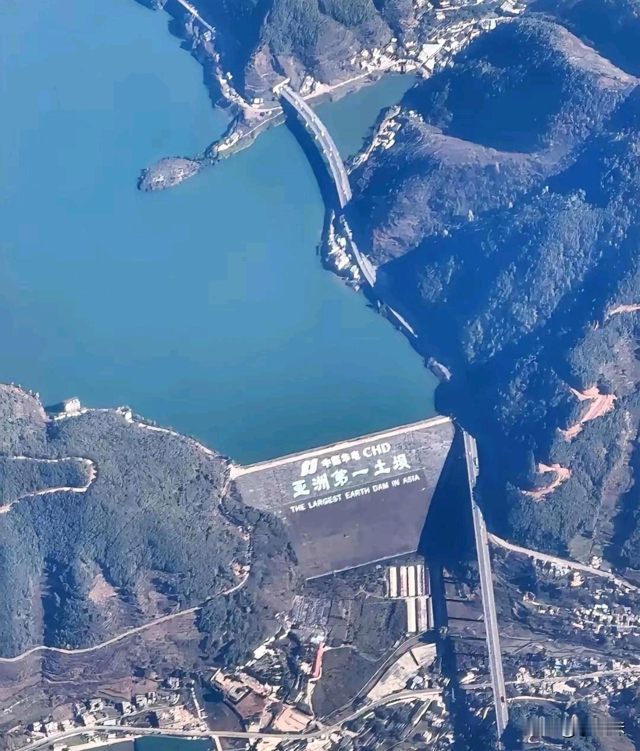 这是水库大坝吗？在哪个地方啊？