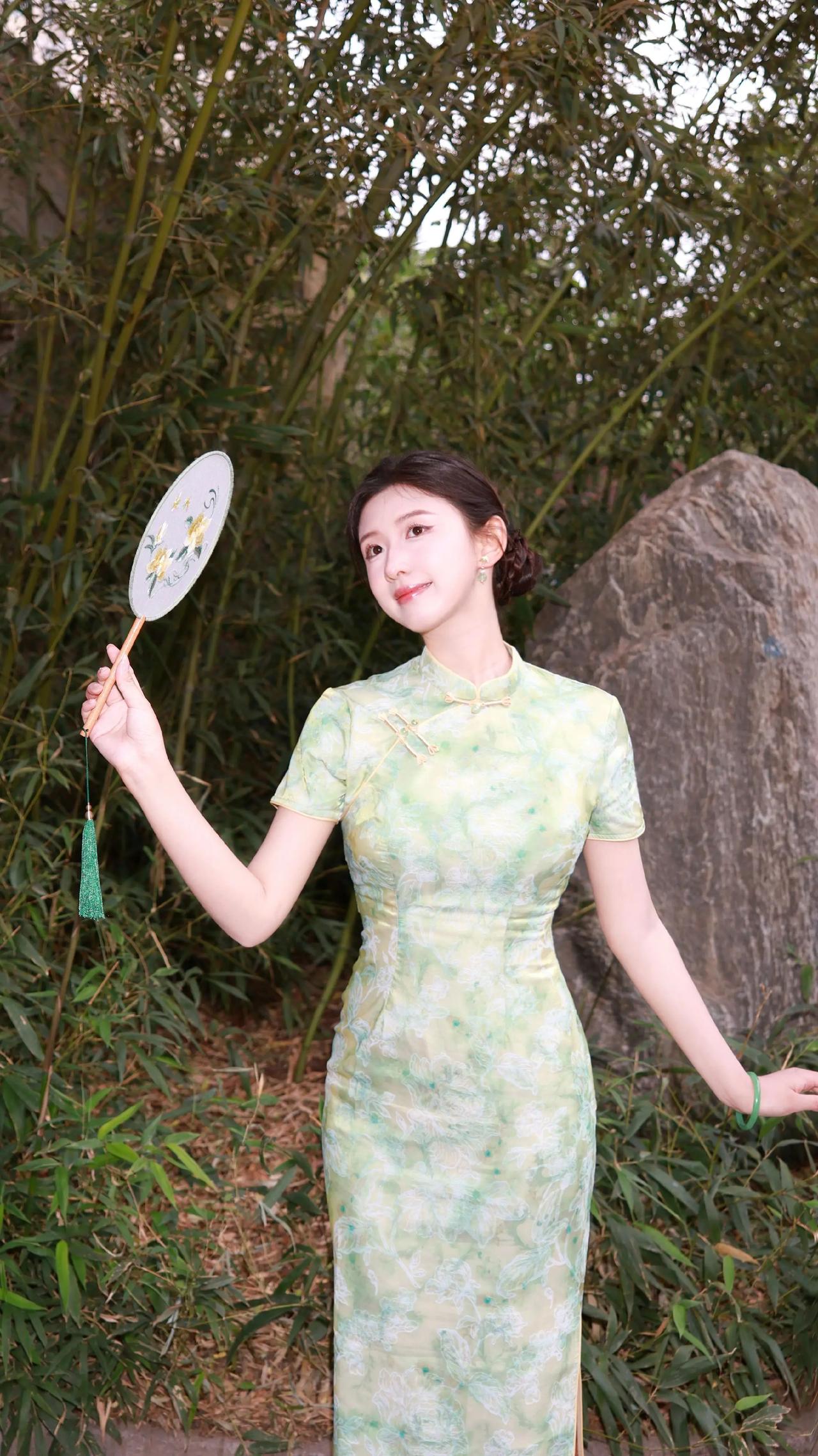 是否能像一棵树般坚毅又盎然江南风旗袍照减龄中式旗袍国风范中式旗袍江南